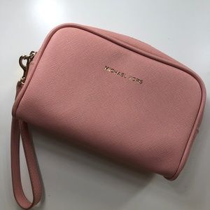 Michael Kors wristlet case, like new!